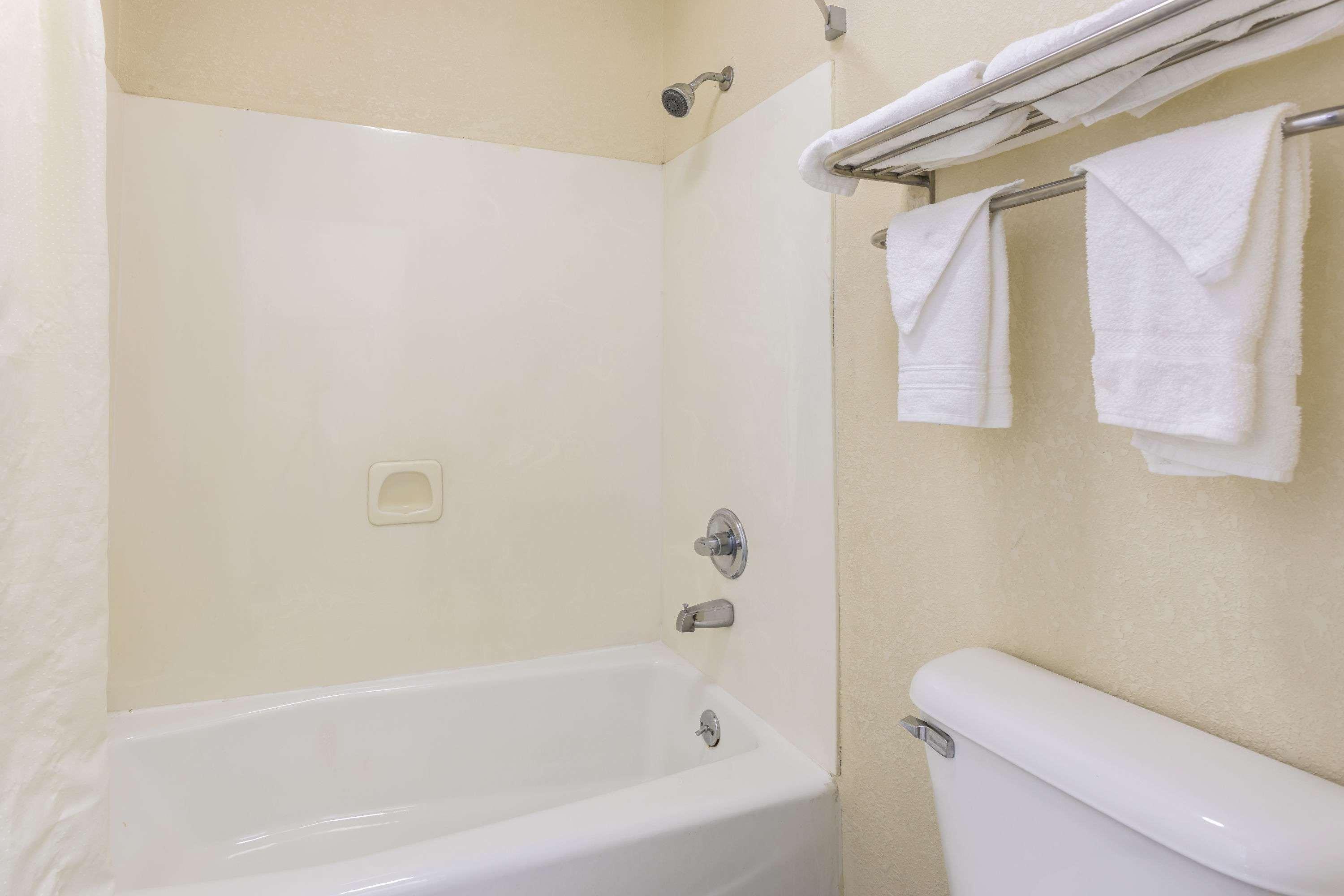 Super 8 By Wyndham Decatur/lithonia/atl Area Motel