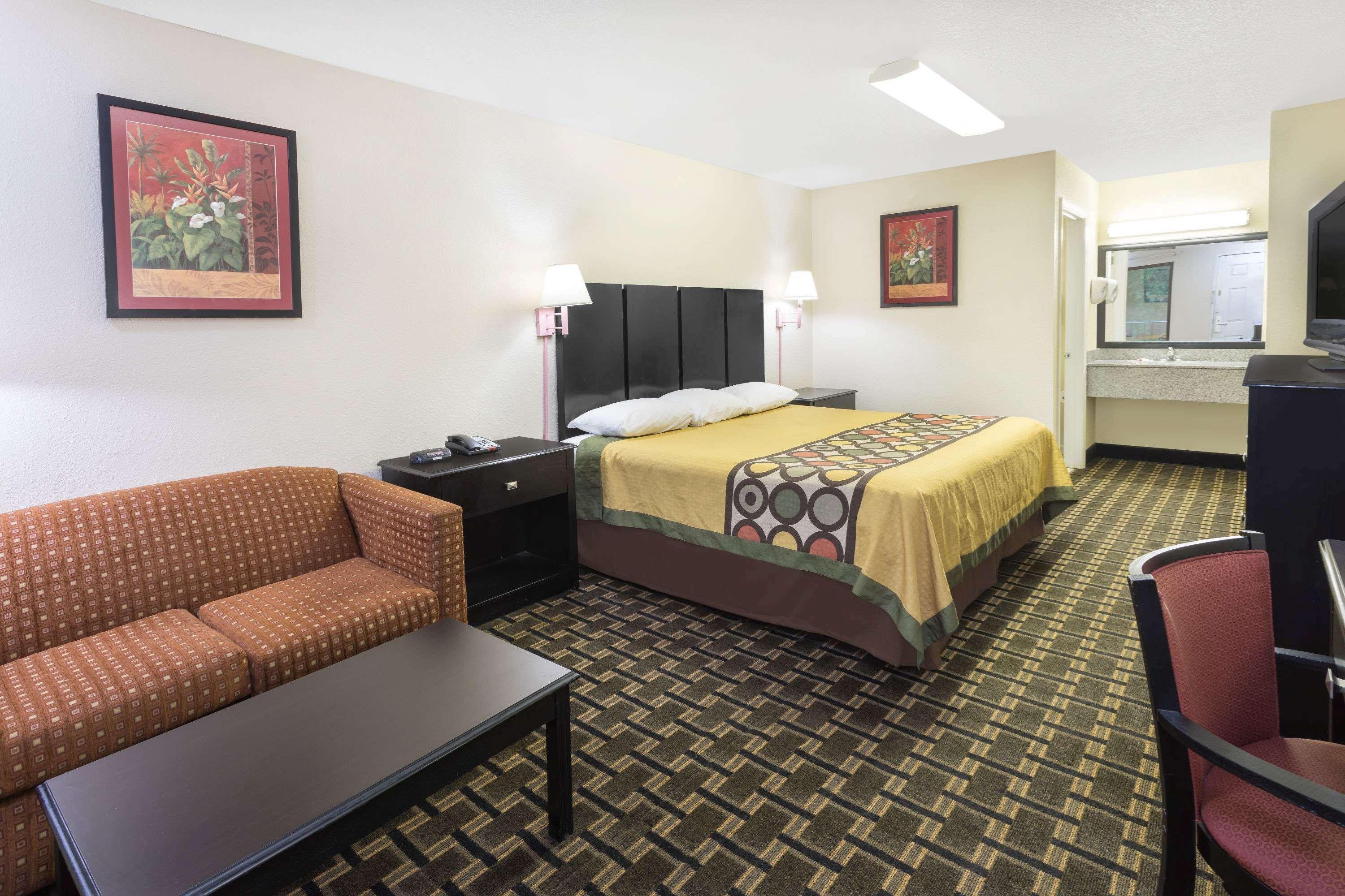 Super 8 By Wyndham Decatur/lithonia/atl Area
